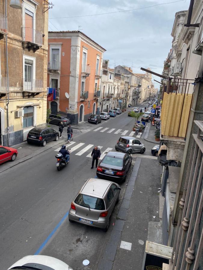 The “B” House Apartment Catania Luaran gambar