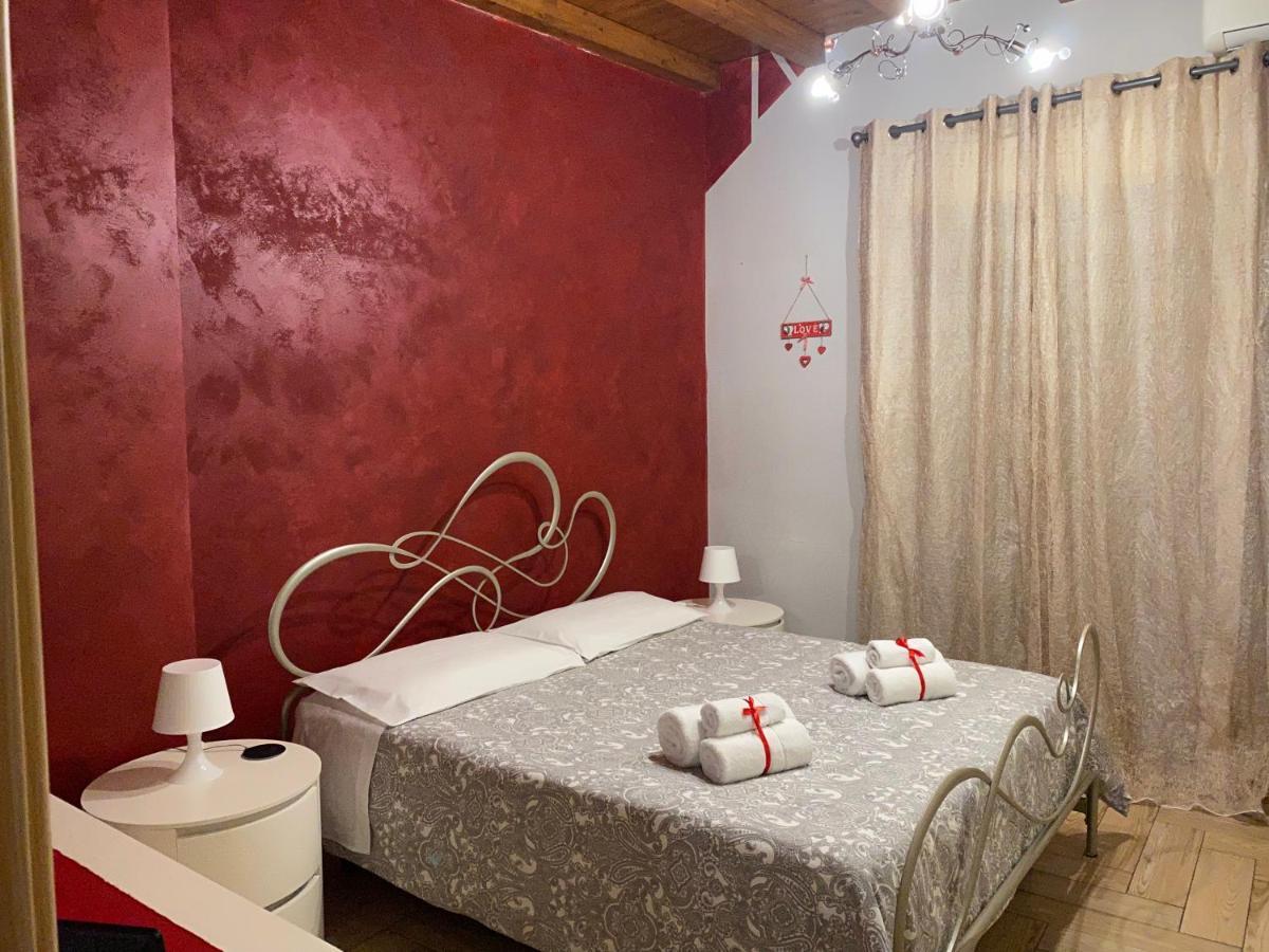 The “B” House Apartment Catania Luaran gambar